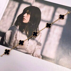 Authentic Van Cleef & Arpels Fashion 18k Bracelet